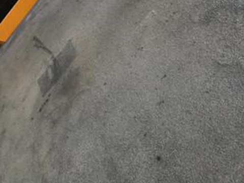 Teppich dreckig vor Reinigung